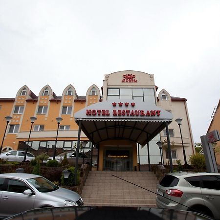 Hotel Maxim Oradea Exterior photo